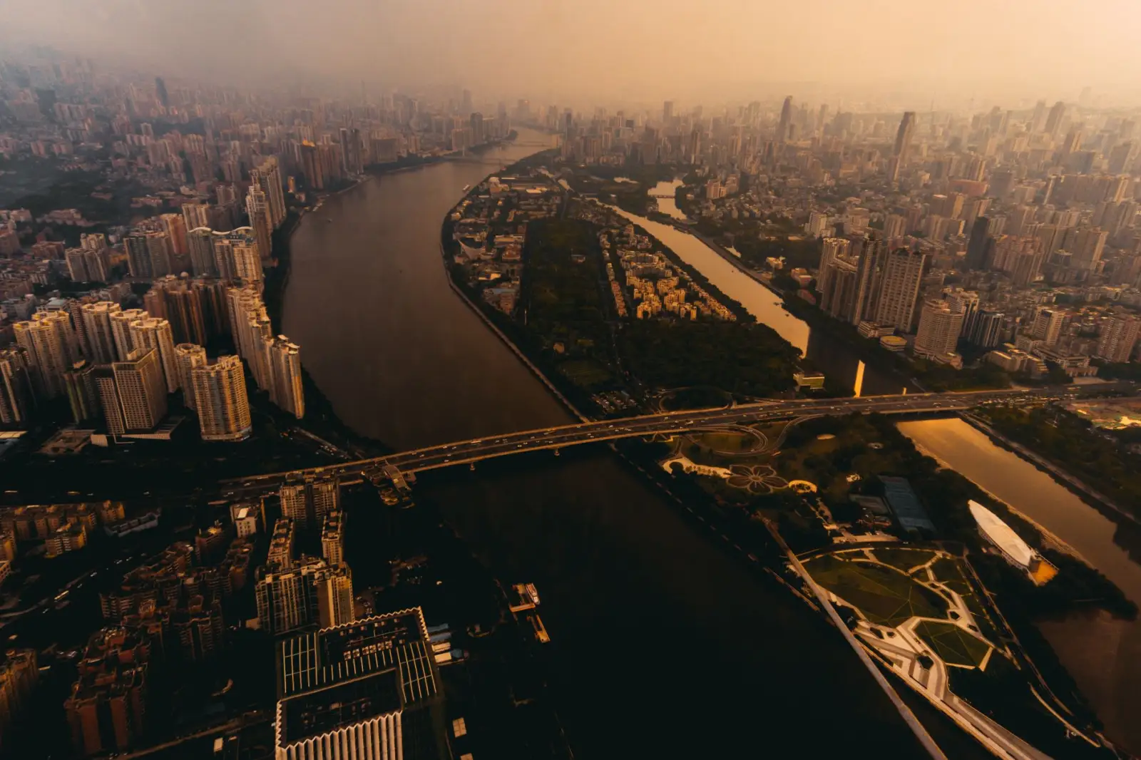2025年智能家居行业技术发展趋势与居住科技应用前景