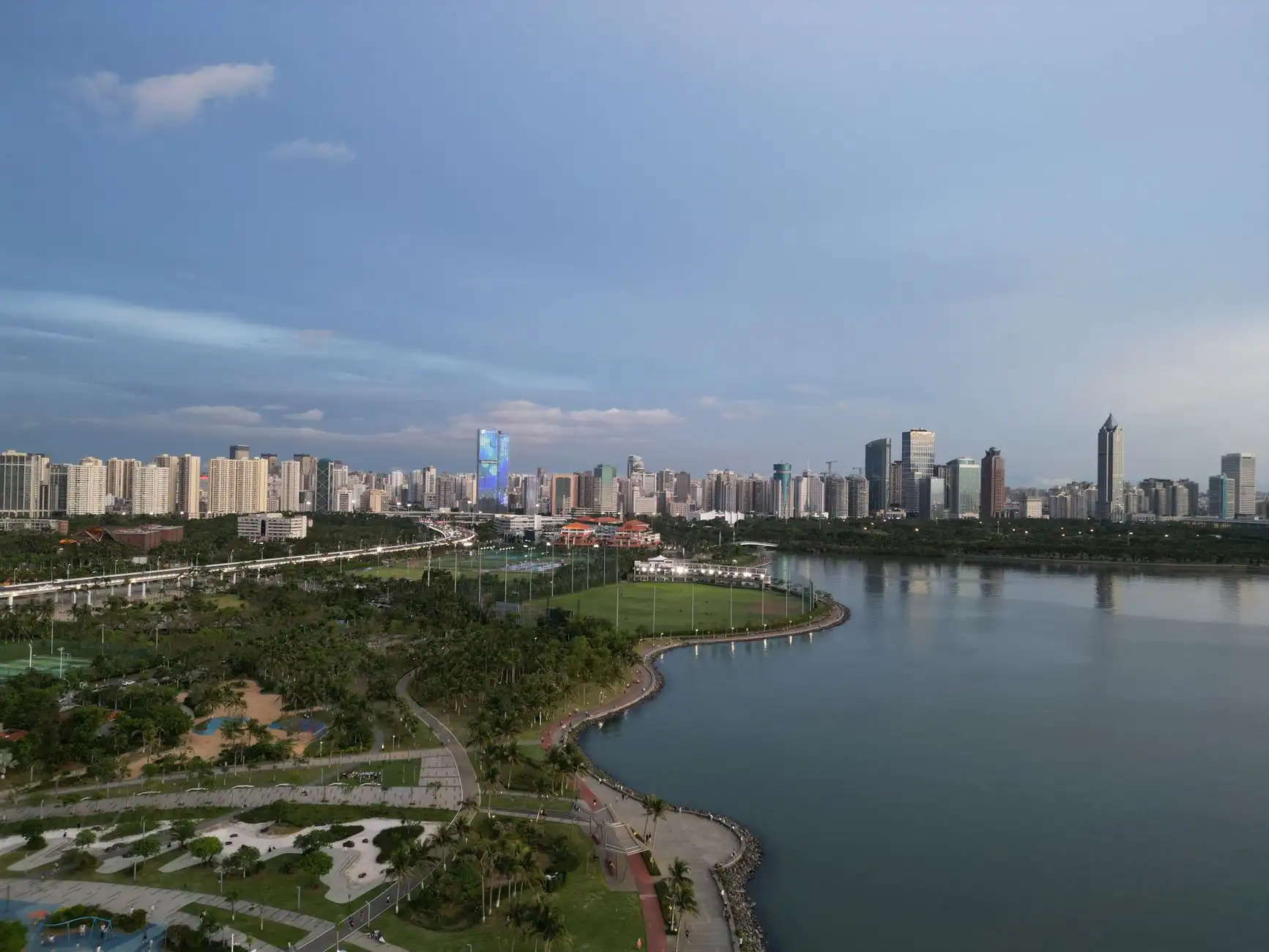 智慧居住环境技术演进：从智能单品到全屋环境控制一体化方案